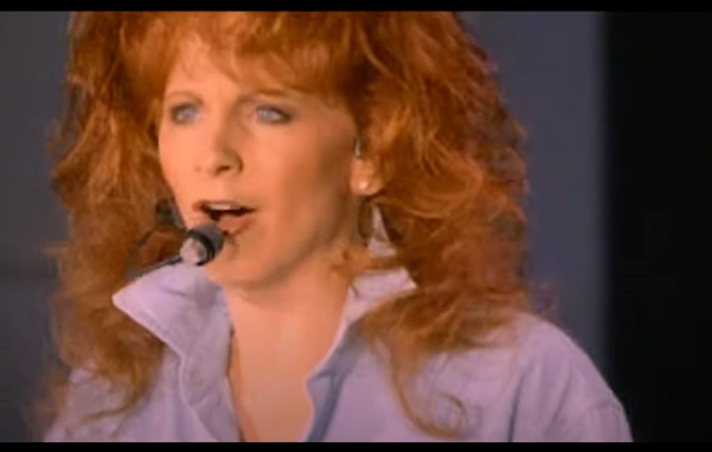 reba-mcentire-to-re-launch-1994-'reba:-live'-special-on-youtube