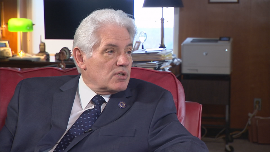 anderson-mayor-accidentally-goes-on-facebook-live,-uses-expletive-to-describe-council-members