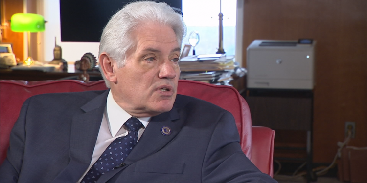 anderson-mayor-accidentally-goes-on-facebook-live,-uses-expletive-to-describe-council-members