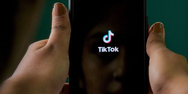 tiktok-ceo:-facebook-is-making-'copycat'-service-'disguised-as-patriotism'