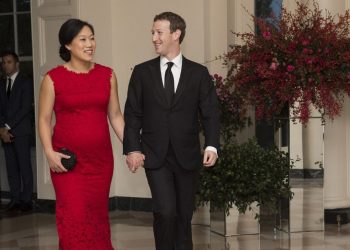 mark-zuckerberg's-$300-million-donation-to-fix-elections-must-overcome-facebook's-past