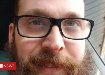 friend-challenges-facebook-over-ronnie-mcnutt-suicide-video