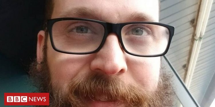 friend-challenges-facebook-over-ronnie-mcnutt-suicide-video