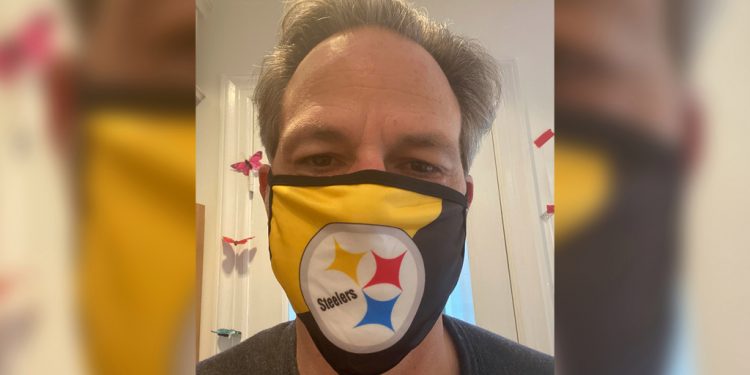cnn's-jake-tapper-posts-selfie-on-twitter-wearing-steelers-mask-after-losing-bet-to-pa.-lt-…