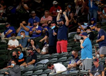 the-first-fans-of-2020:-pro-braves,-maskless-on-instagram,-'good-for-baseball'