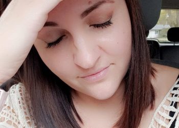 bare-cheek!-mother-is-left-'mortified'-after-her-toddler-took-a-picture-of-her-while-she-was-drying-her-…