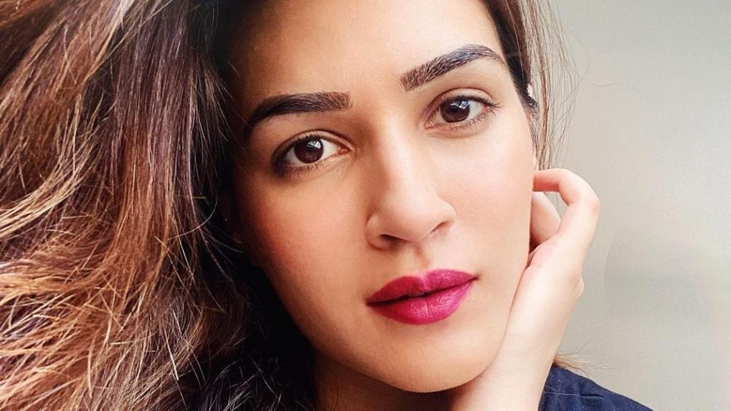 10-beauty-and-wellness-tricks-you-can-learn-from-kriti-sanon's-instagram