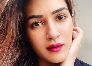 10-beauty-and-wellness-tricks-you-can-learn-from-kriti-sanon's-instagram