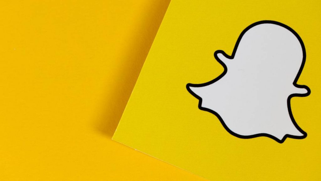 toddler-sent-nude-photos-to-mother's-phone-contacts