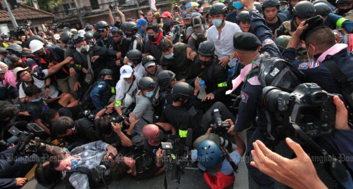 police-move-to-silence-news,-facebook-platforms