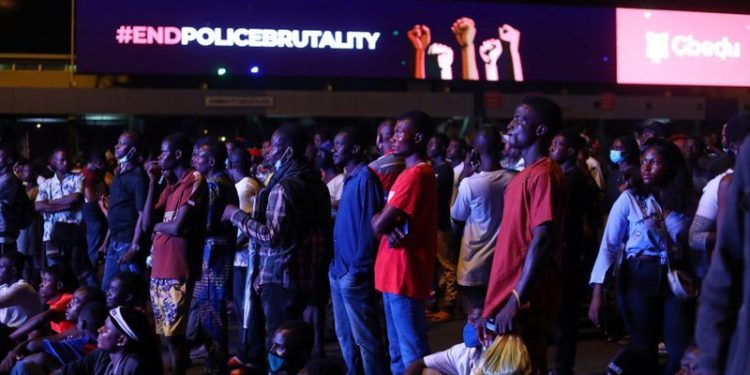 with-instagram,-hashtags-and-bitcoin,-young-nigerians-boost-anti-police-protests