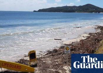 'i've-never-seen-it-like-this-before':-erosion-and-debris-force-closure-of-byron-bay-beach
