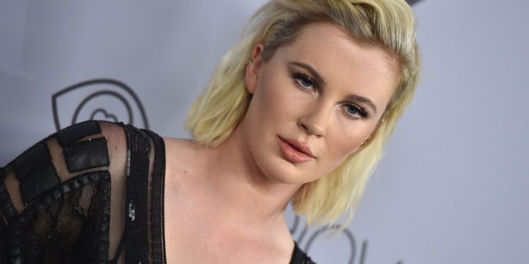 ireland-baldwin-poses-topless-on-instagram-to-get-out-the-vote