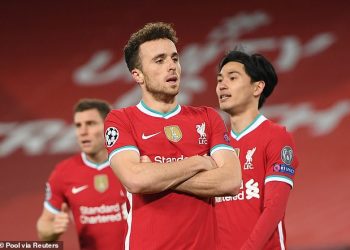 adam-lallana-reveals-he-was-'chucked-out'-of-liverpool's-squad-whatsapp-group-one-day-after-…