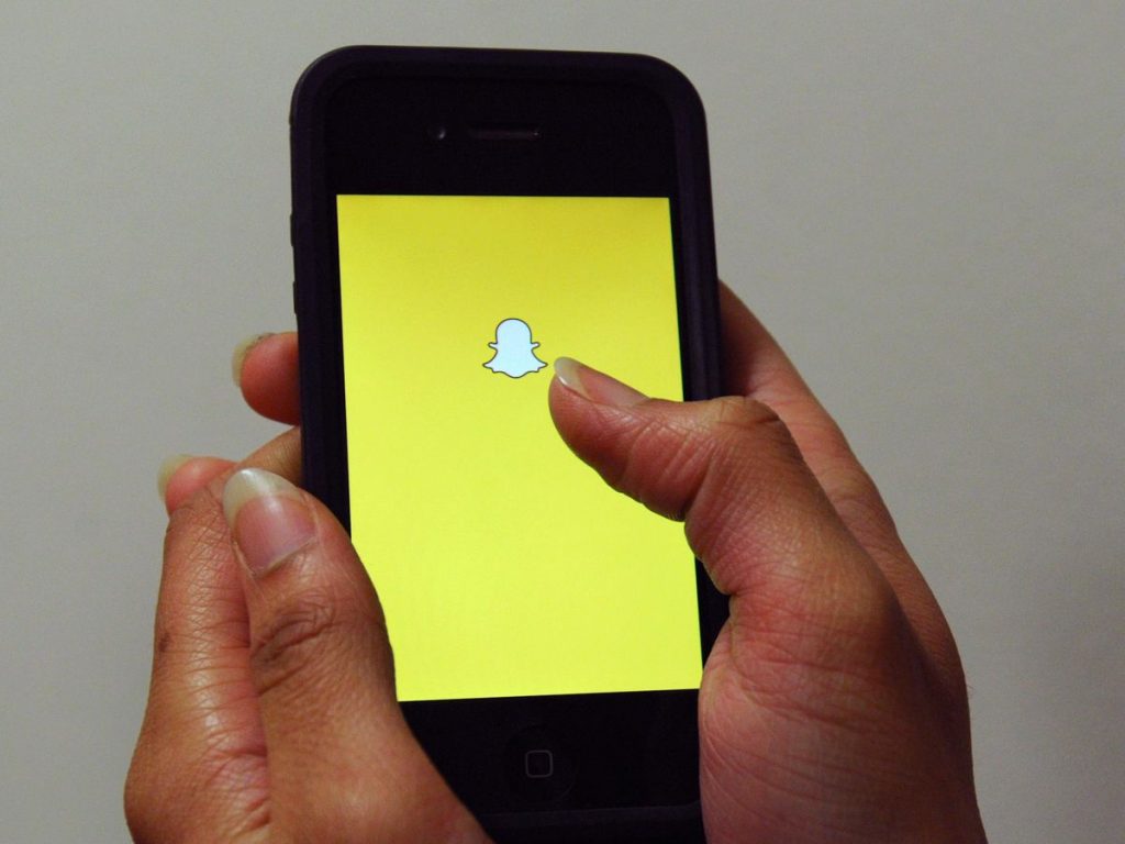 68%-of-people-feel-lonely-amid-coronavirus-restrictions,-snapchat-study-finds