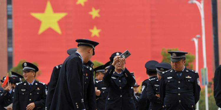 how-china's-'wolf-warrior'-diplomats-use-and-abuse-twitter