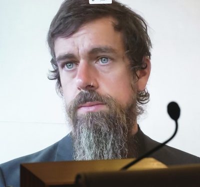 twitter-bots-promote-right-wing-conspiracies,-paper-shows