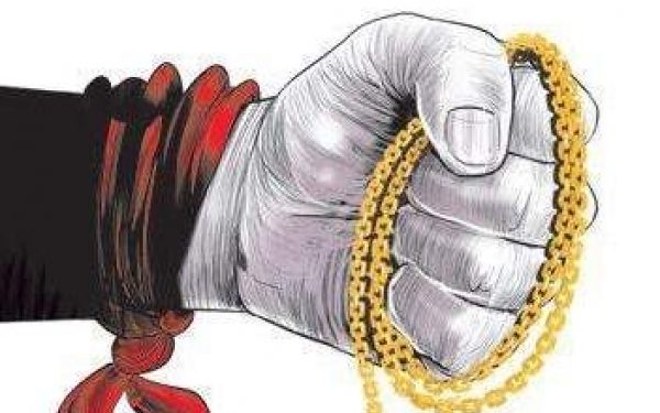 police-arrest-hyderabad-man-after-mom-flaunts-stolen-jewels-on-whatsapp