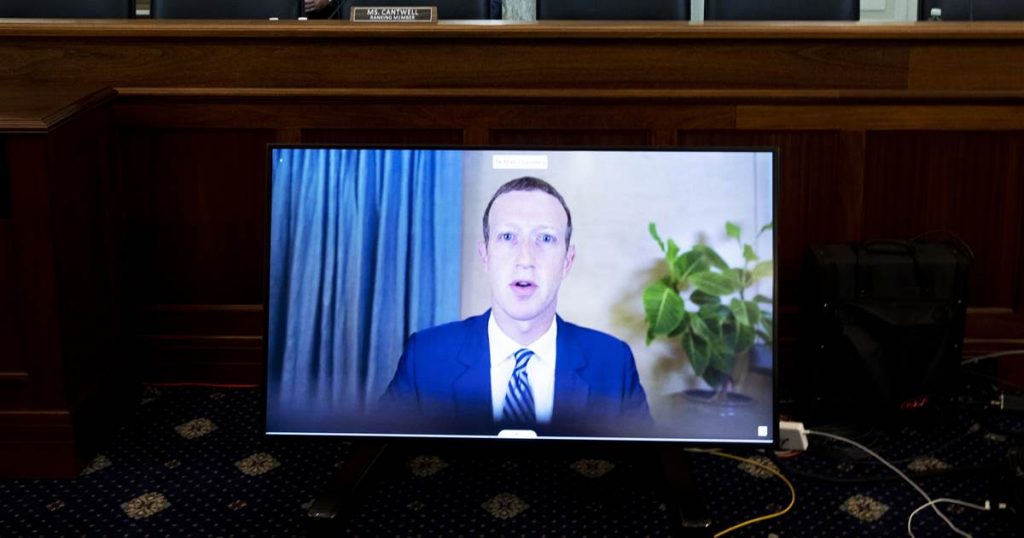 facebook-and-twitter-don't-censor-conservatives-they-hire-and-promote-them.