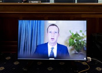 facebook-and-twitter-don't-censor-conservatives-they-hire-and-promote-them.
