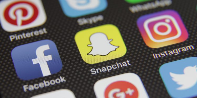 here's-how-to-get-all-the-birthday-love-from-snapchat