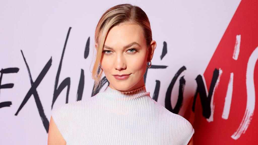 karlie-kloss-reveals-her-baby-bump-on-instagram