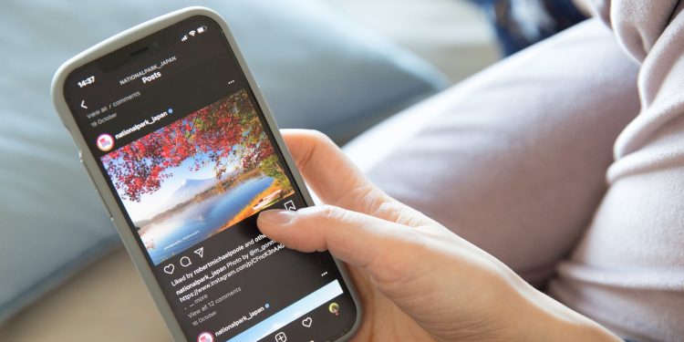 3-questions-to-ask-yourself-before-you-follow-her-on-instagram