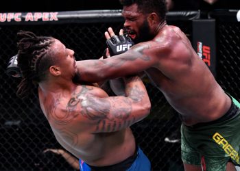 twitter-reacts-to-greg-hardy's-finish-of-maurice-greene-at-ufc-on-espn+-39