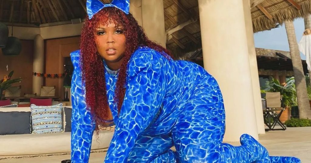 lizzo-crushes-instagram-going-as-an-actual-'wap'-for-halloween