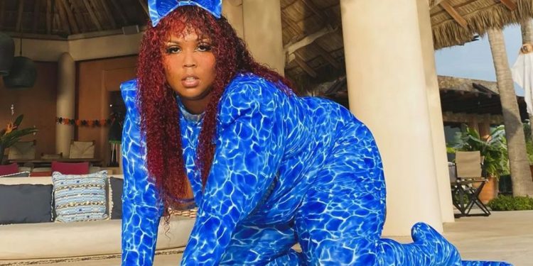 lizzo-crushes-instagram-going-as-an-actual-'wap'-for-halloween