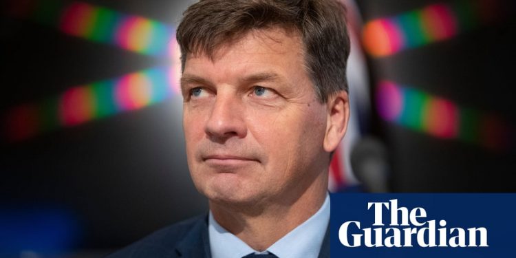 angus-taylor-v-clover-moore:-whatsapp-messages-reveal-panic-as-minister's-staff-realised-figures-…