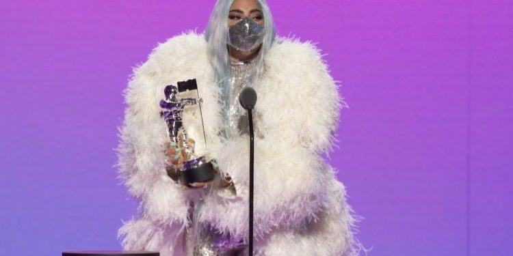 bad-romance:-lady-gaga-in-twitter-feud-with-trump-campaign