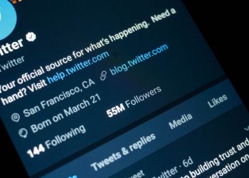 fake-twitter-accounts-posing-as-news-organizations-prematurely-declare-election-victories