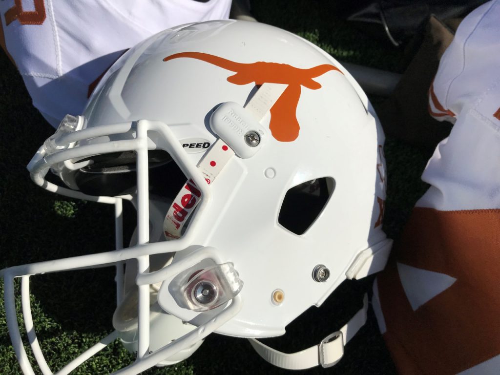 longhorns-fan-uses-twitter-to-return-'dream-piece'-of-memorabilia-to-former-ut-player's-family