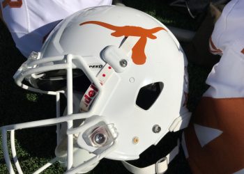 longhorns-fan-uses-twitter-to-return-'dream-piece'-of-memorabilia-to-former-ut-player's-family
