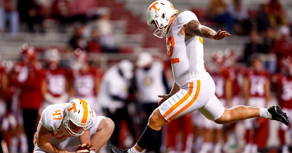 twitter-reacts-to-tennessee's-loss-at-arkansas