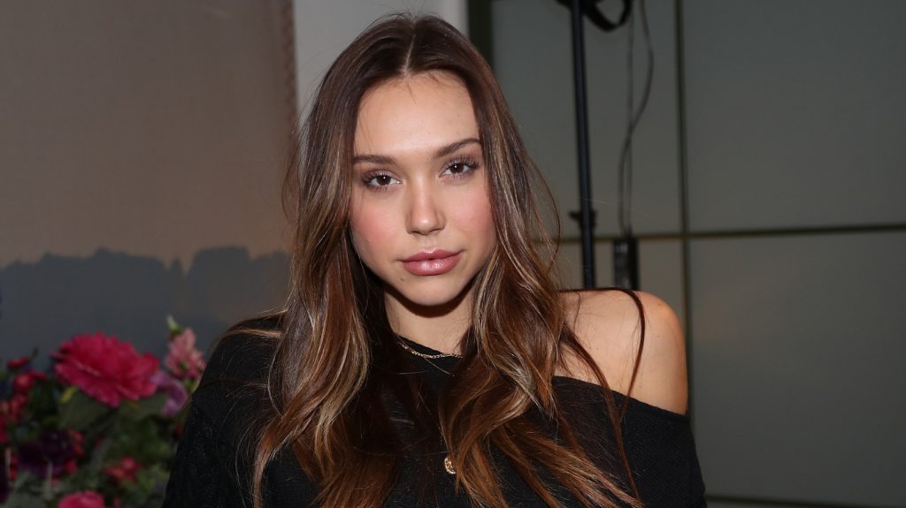 here's-how-alexis-ren-actually-got-famous