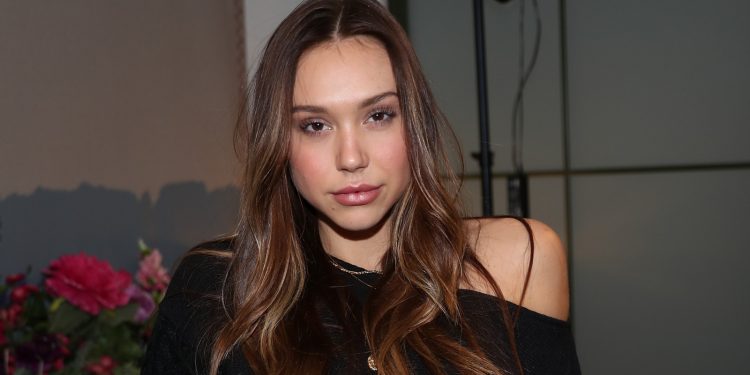 here's-how-alexis-ren-actually-got-famous