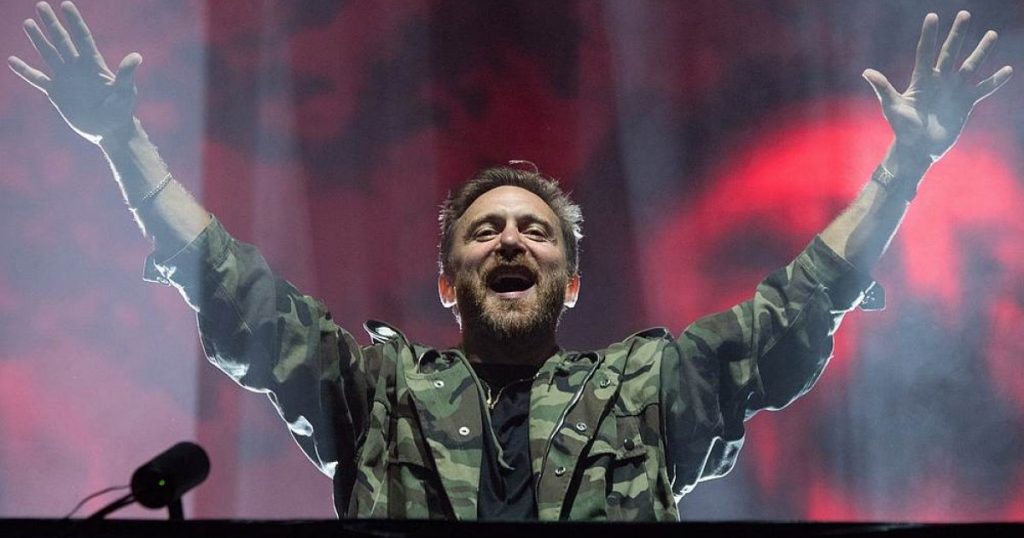 snapchat-brings-david-guetta-dj-set-into-your-home-(video)