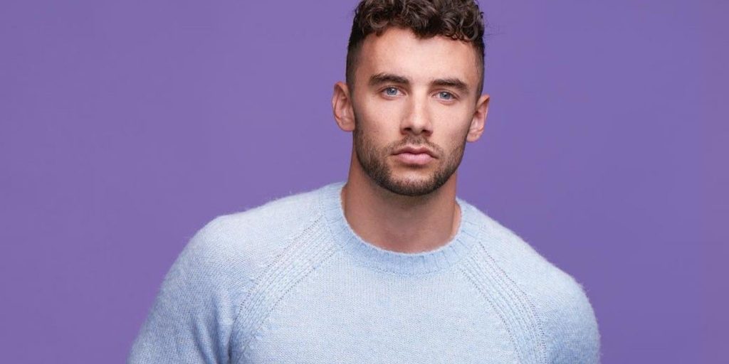 bachelorette:-all-of-brendan-morais'-best-modeling-pics-from-instagram