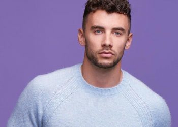 bachelorette:-all-of-brendan-morais'-best-modeling-pics-from-instagram