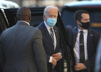 biden's-agency-review-teams-include-tech-employees-from-companies-like-amazon,-airbnb-and-uber