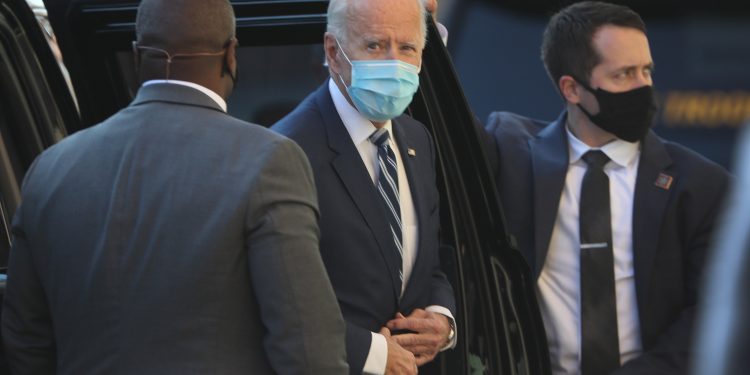 biden's-agency-review-teams-include-tech-employees-from-companies-like-amazon,-airbnb-and-uber