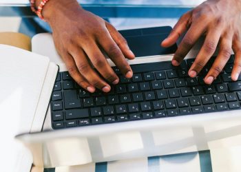 how-to-add-links-to-your-tumblr-bio,-so-that-visitors-can-easily-access-your-best-work-and-other-…