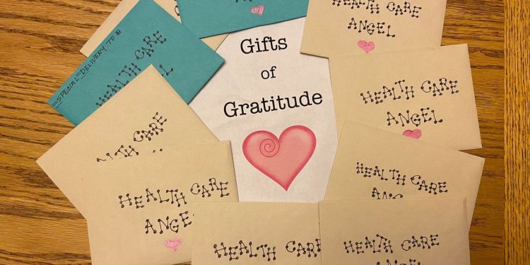 amarillo-community-comes-together-through-facebook-to-support-health-care-workers