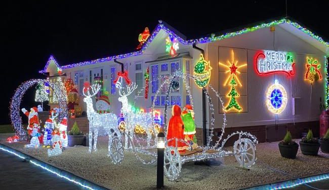 shuttle-and-cook's-garden-centre-search-for-best-xmas-decorations