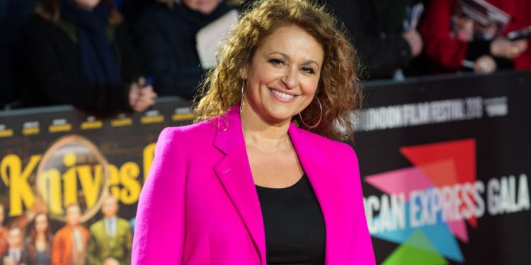 nadia-sawalha-recreates-lingerie-model's-pose-in-festive-body-positive-instagram-post
