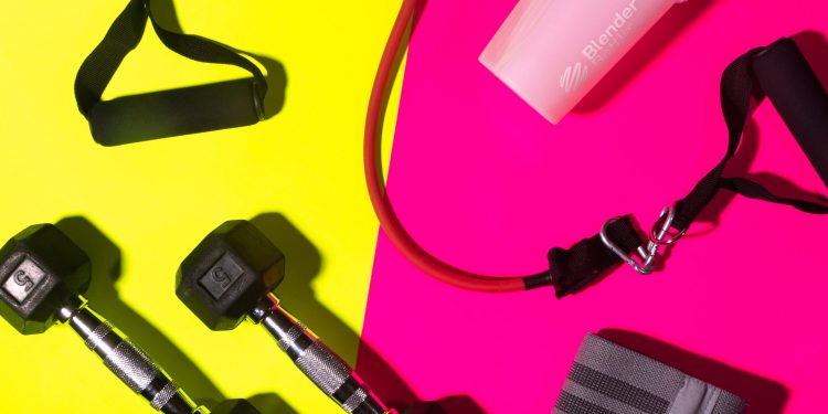 this-personal-trainer-just-completed-730-burpees-in-an-hour,-earning-a-guinness-world-record