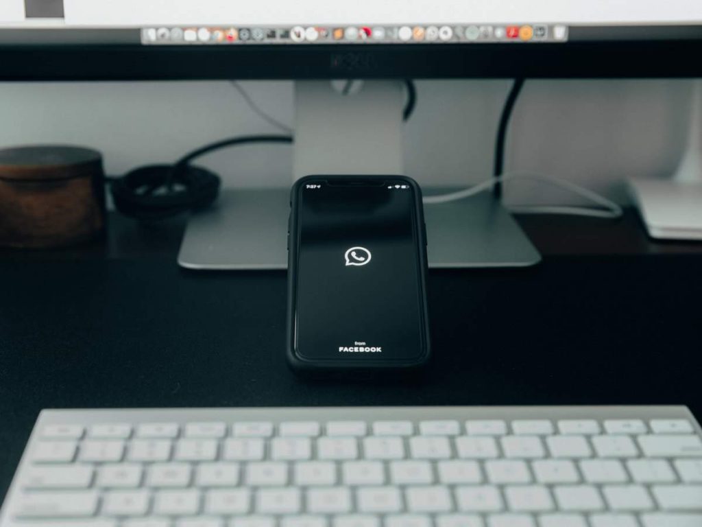 whatsapp-is-testing-voice-and-video-calls-on-desktop,-gearing-up-to-take-on-zoom-and-google-meet