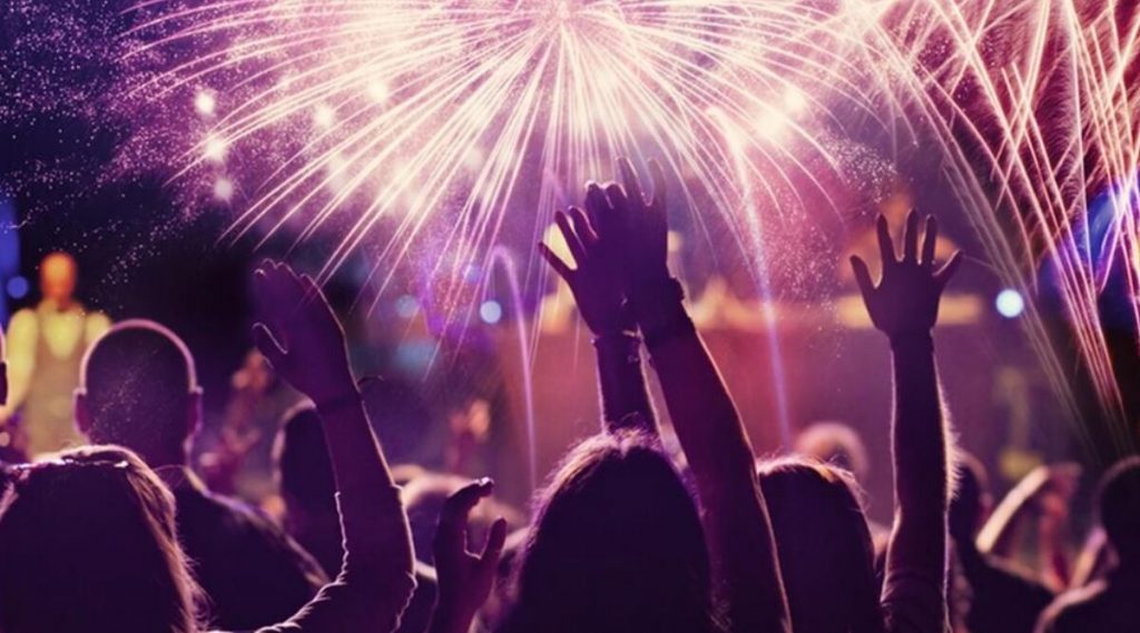 uk-school-boy-hosts-a-'rave'-at-school-toilet-which-he-advertised-on-snapchat!-school-furious-…